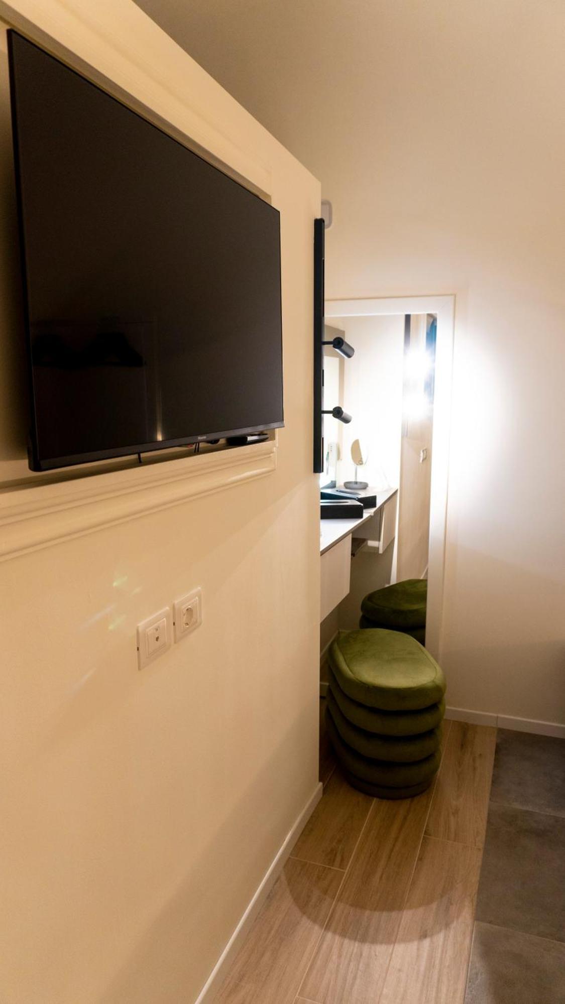 Notti D'Autore Suites Aeroporto di Catania Fontana Rossa Esterno foto
