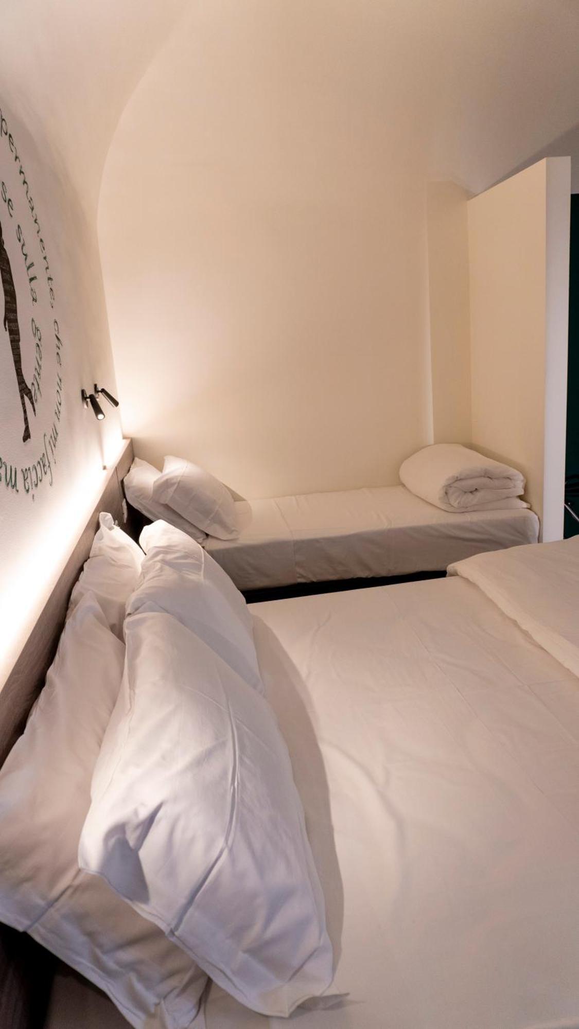 Notti D'Autore Suites Aeroporto di Catania Fontana Rossa Esterno foto